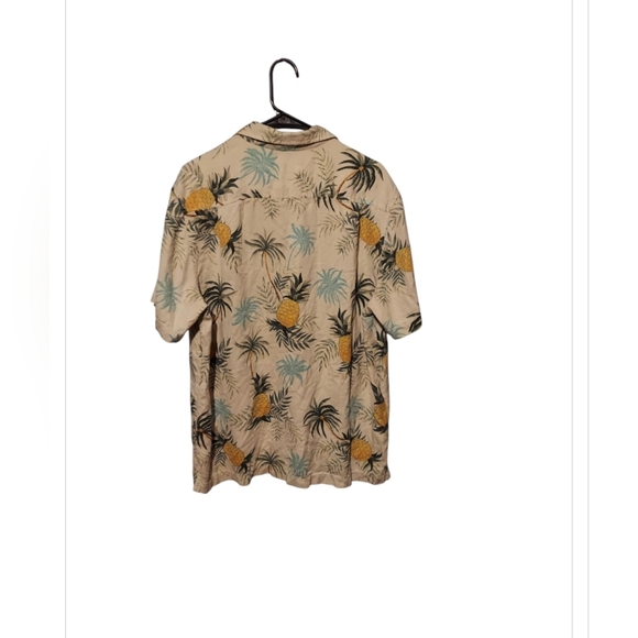 Tommy Bahama 100% Silk Camp Button Down Shirt Large Pineapple Hawaiian Tropical - Picture 3 of 9